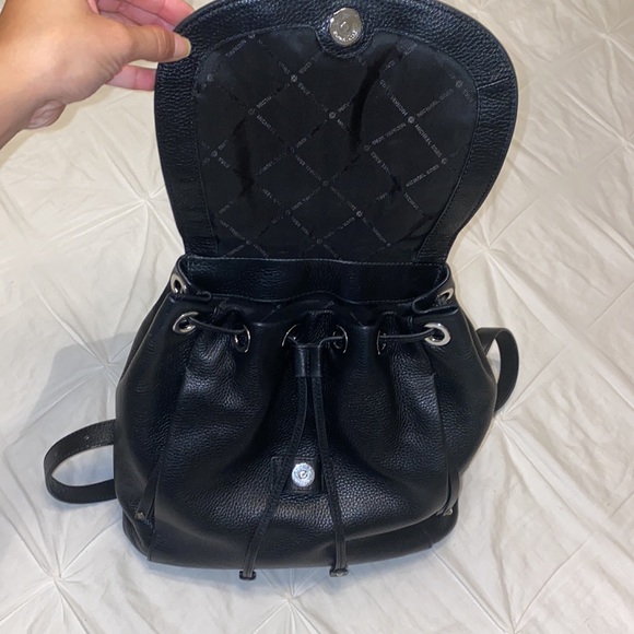 Michael Korse backpack/bag- in good condition with six compartments! - Picture 3 of 4